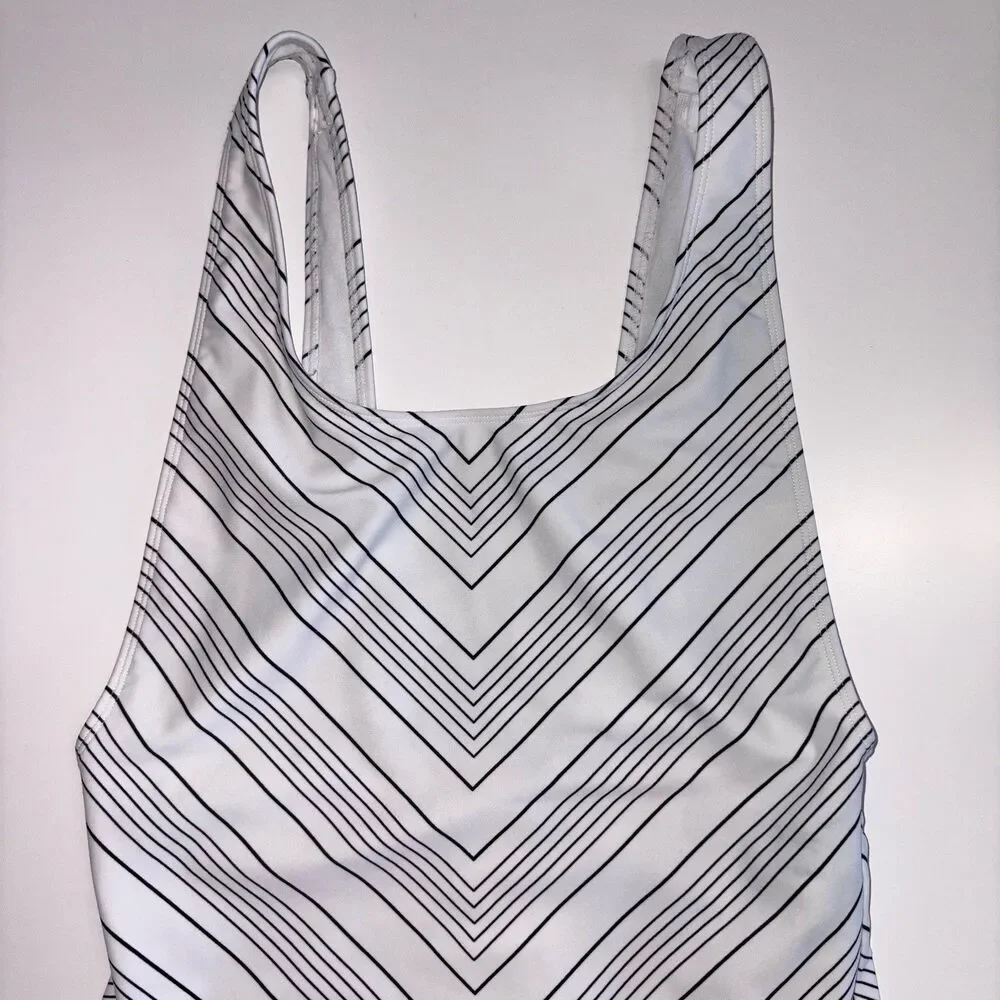 Athleta Chevron High Leg One Piece Swimsuit Size 34D/DD Black & White Stripe